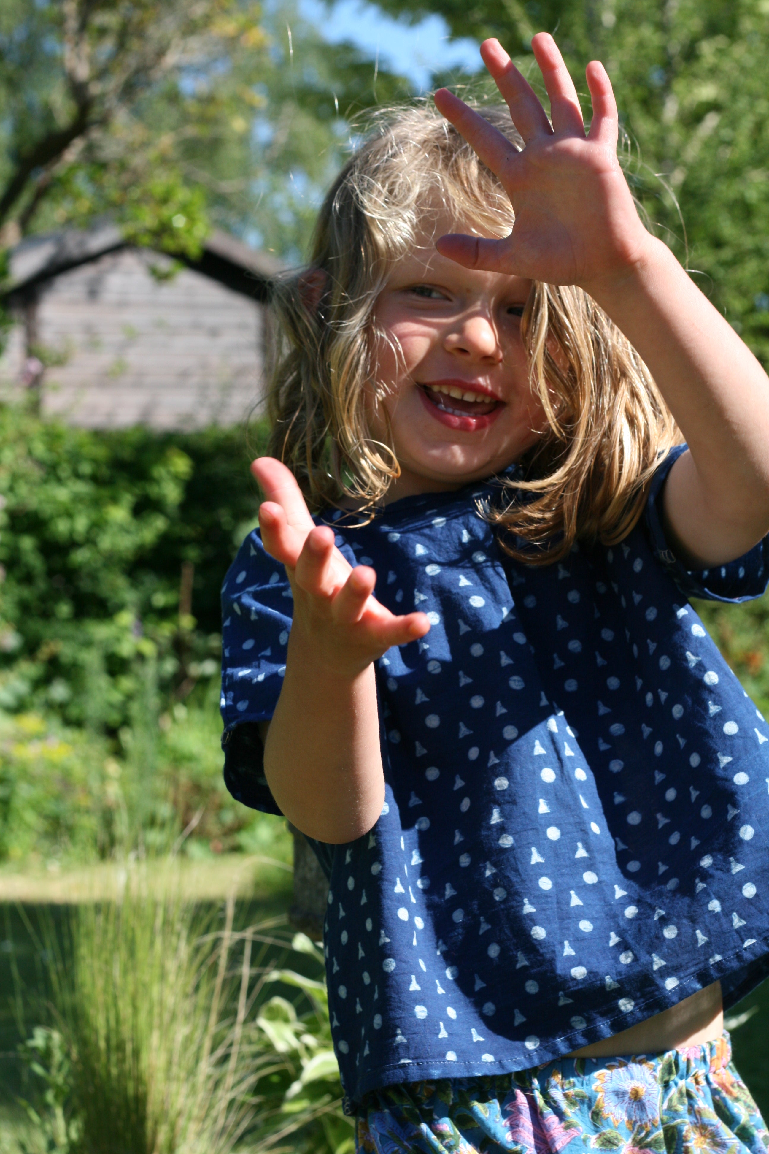 Hiii, Child 4 - 10 yr